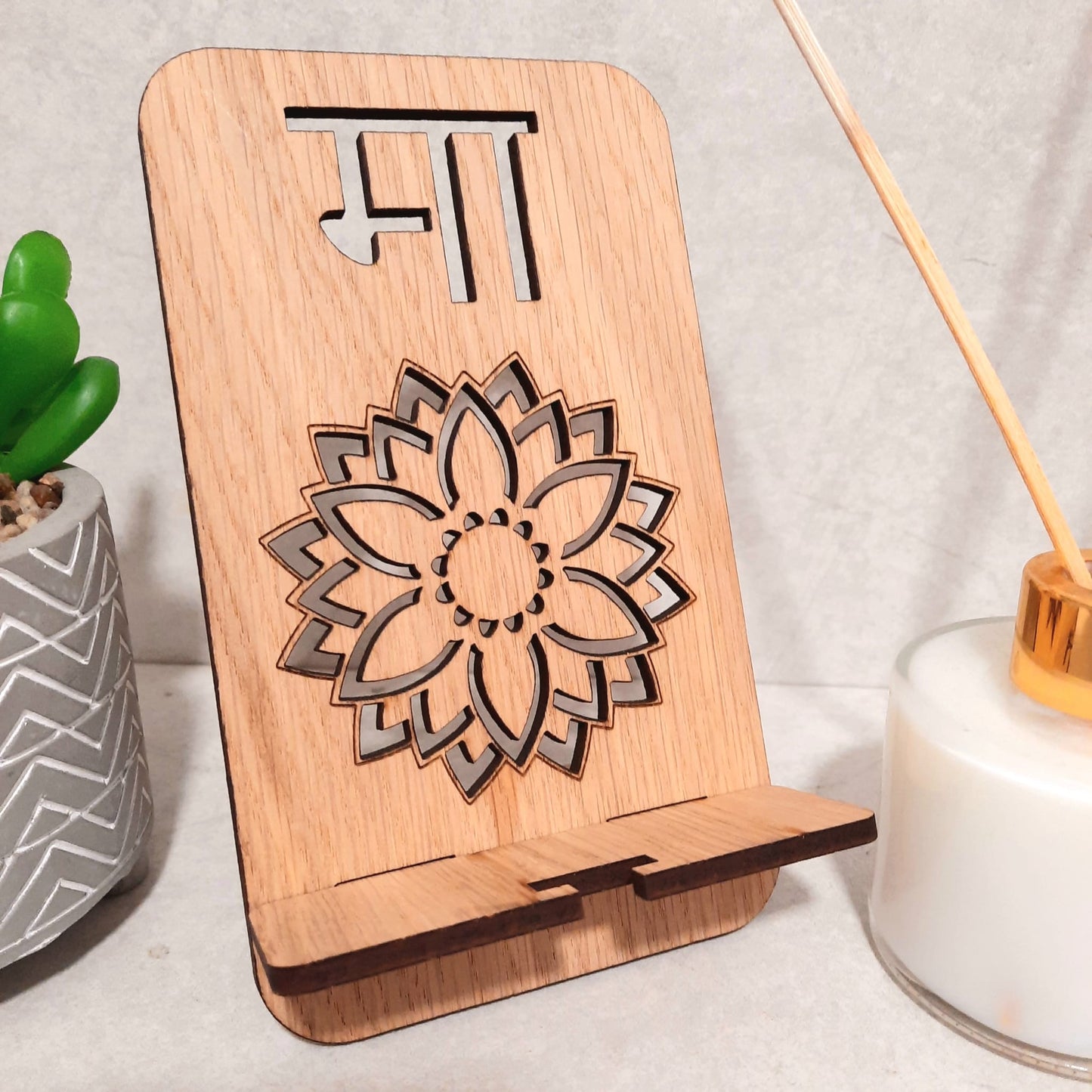Indian Gift For Dada, Baa, Nana, Nani and Ma. Wooden Phone Holder Mobile Stand.